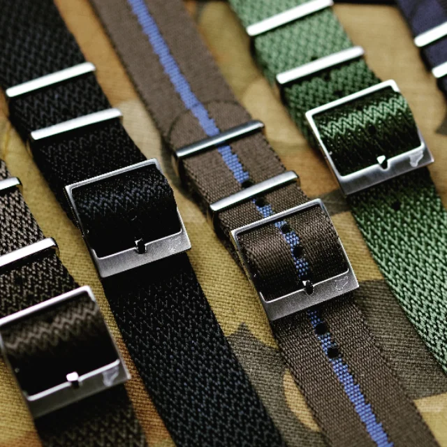 Machine de découpe de ruban de trou de perforation par ultrasons, machine de découpe d’étiquettes de tissu à ultrasons, machine de découpe de ruban de satin