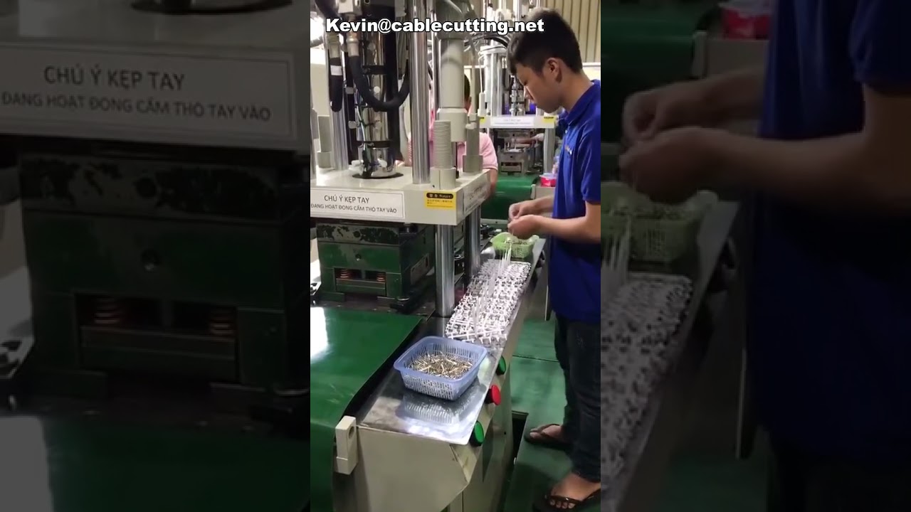 Machine de moulage par injection de cartes mémoire avec inserts métalliques, équipement de fabrication automatisé