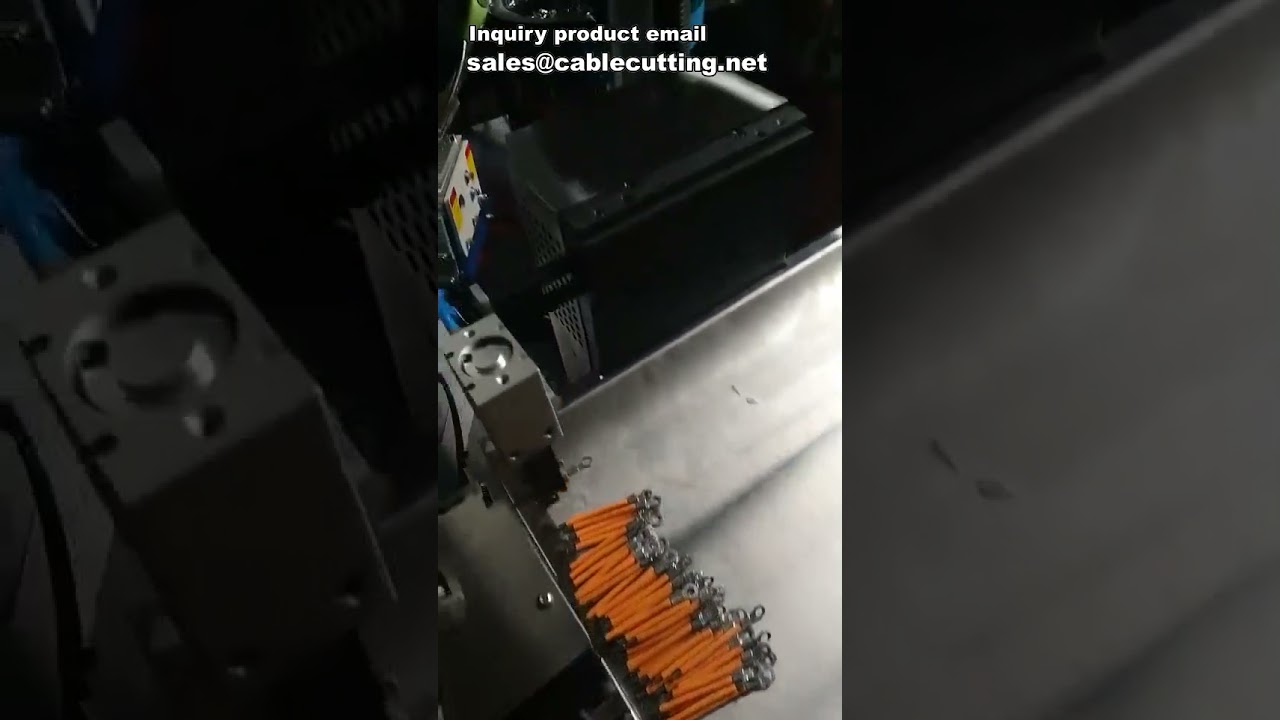 Machine à sertir automatique : coupe, dénude et sertit en une seule opération