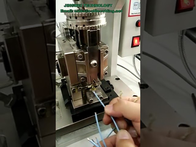 Machine à sertir les cosses de câbles 4T (220V/110V) pour faisceaux et cosses tubulaires en cuivre