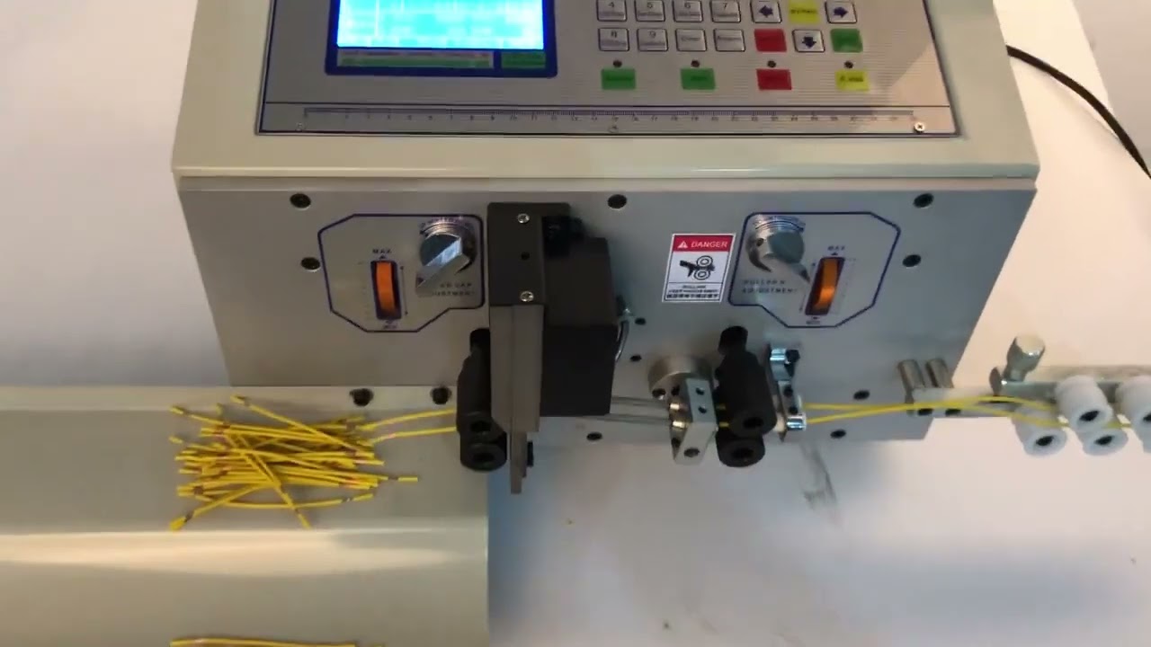 Machine automatique à couper et dénuder les câbles avec écran tactile - pour fil simple/double 0,1 à 6 m