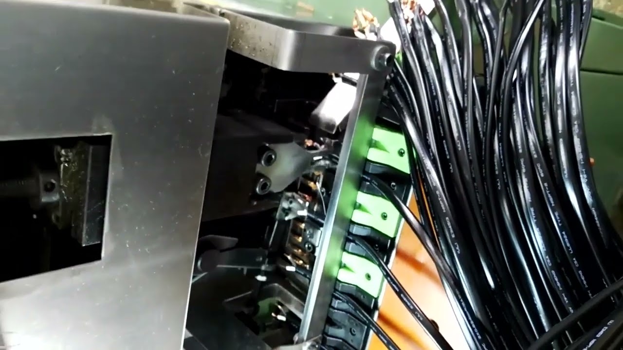 Machine à sertir les bornes WPM-203-D : Automatisation précise pour votre production