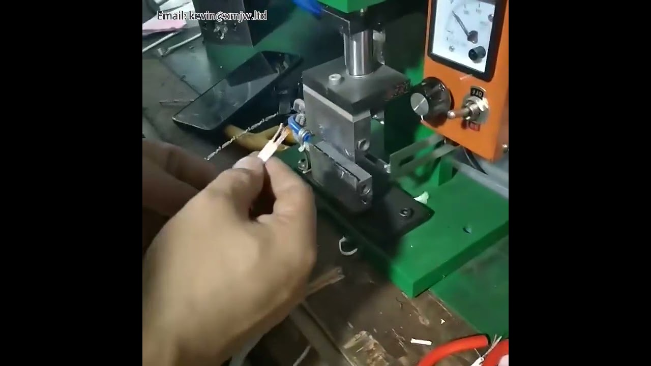 Machine de dénudage thermique pneumatique pour câbles de données nylon et fils blindés tressés