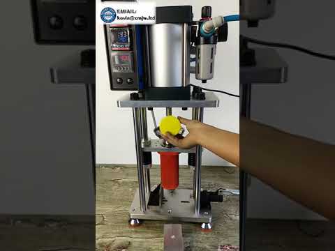 Machine de Moulage par Injection Verticale de Bureau 60g pour Petites Séries de Pièces Plastiques