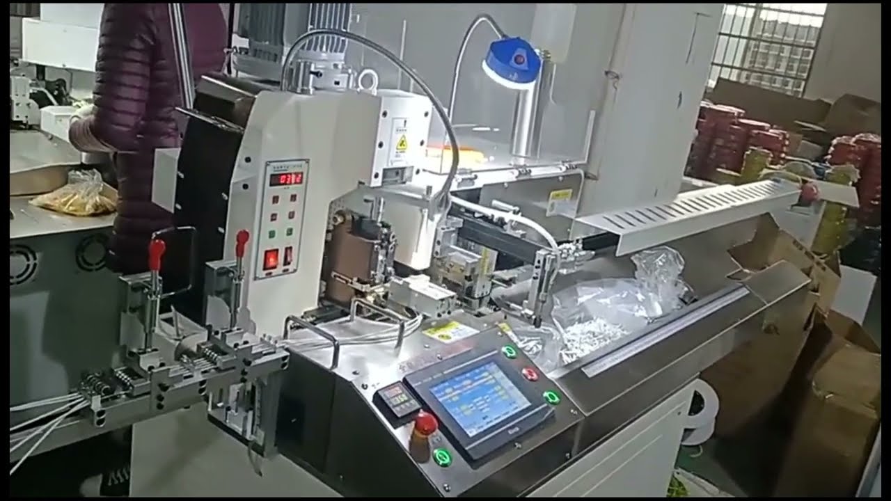 Machine automatique 5 fils à une tête : coupe, dénude, torsade et étame en une seule opération