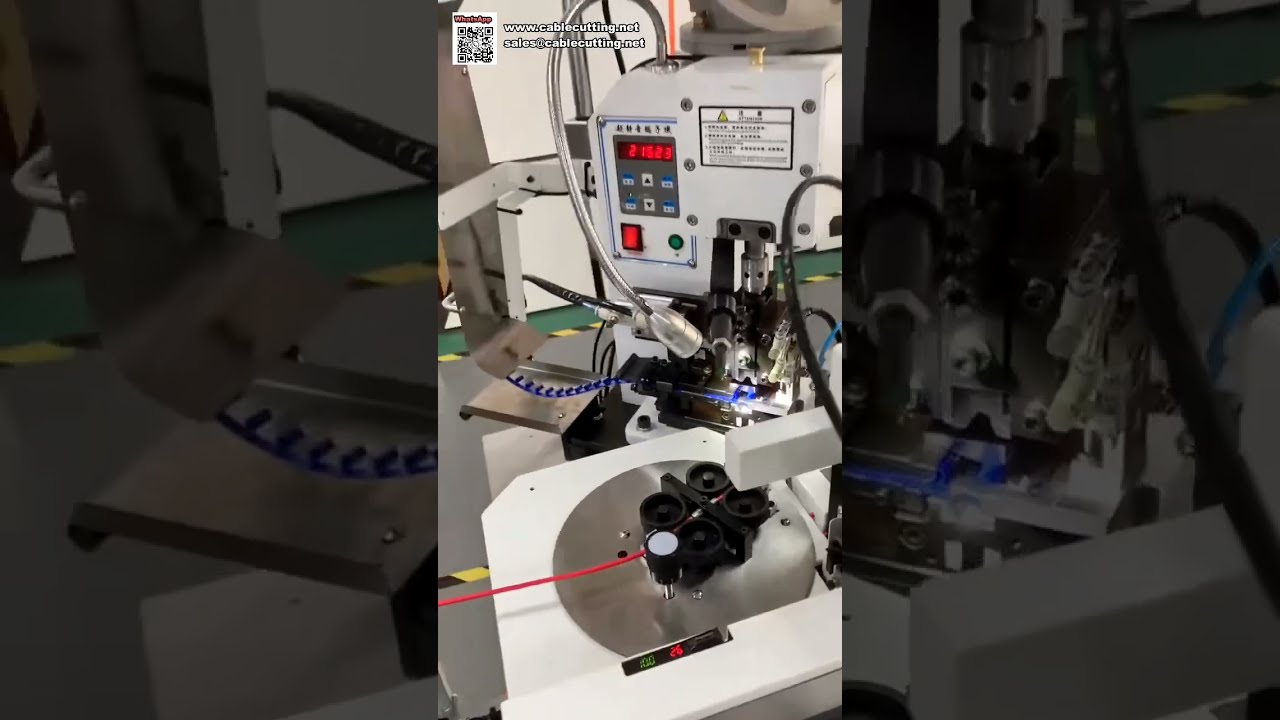 Machine de sertissage automatique à tête unique pour bornes isolées – Traitement de faisceaux de câbles