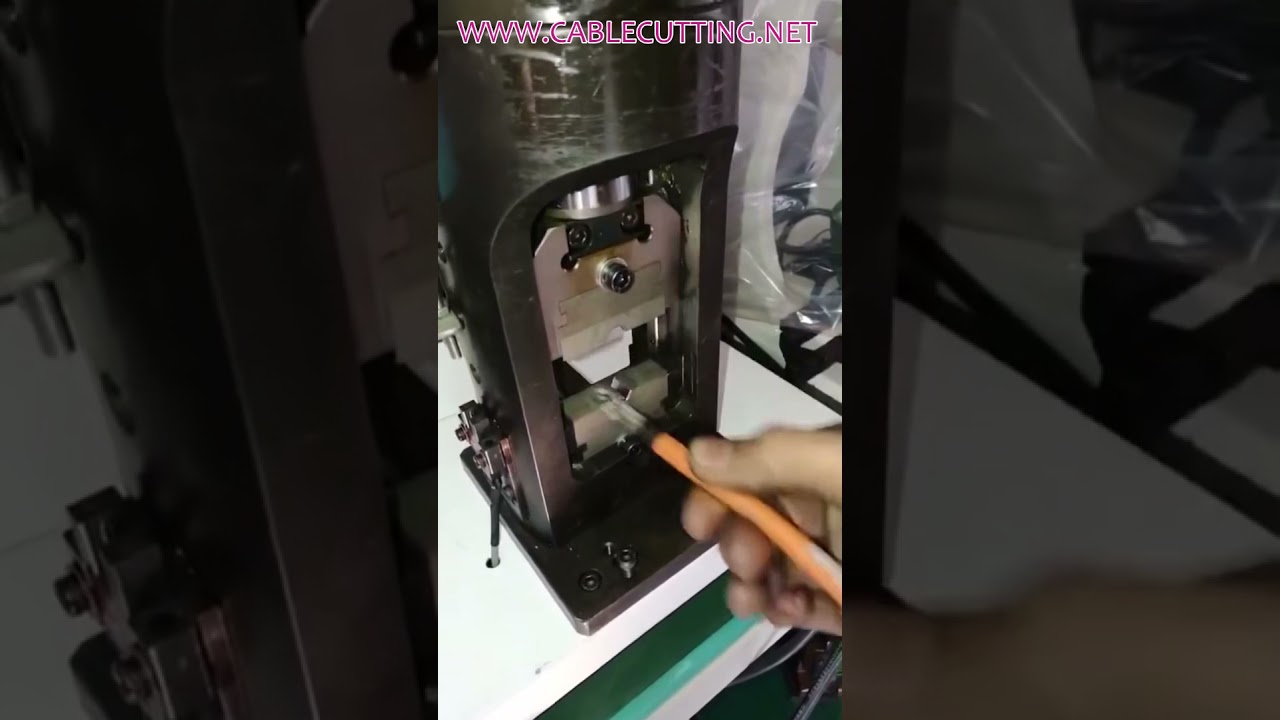 Machine de sertissage de cosses de câble, équipement de sertissage automatique