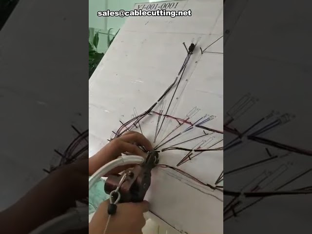 Machine automatique pour colliers de serrage en nylon | Fabrication de colliers de câble