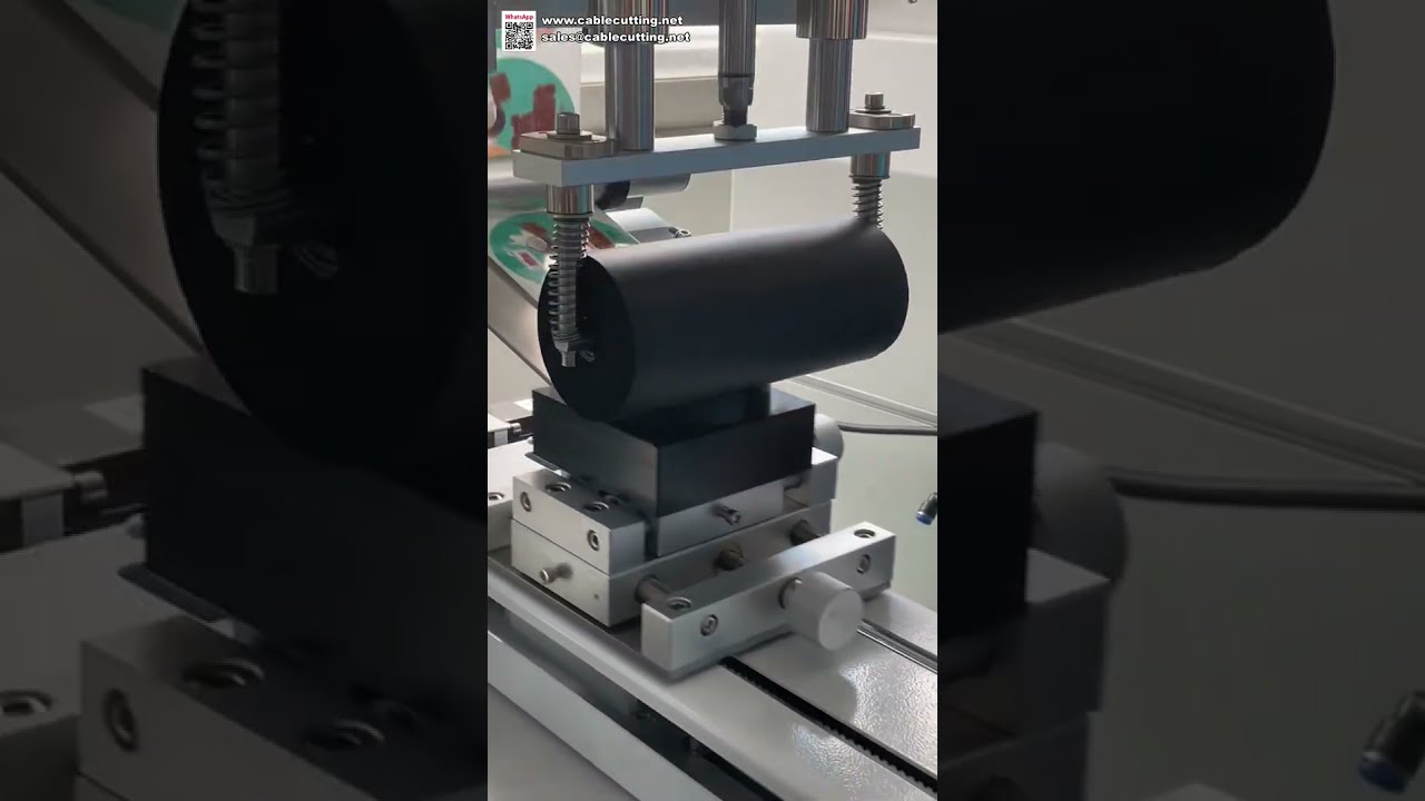 Machine d'étiquetage de bouchons et couvercles : applicateur d'autocollants haute précision pour toutes tailles