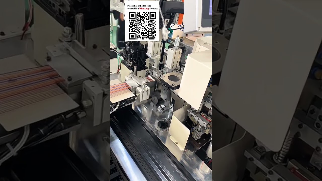 Machine entièrement automatique pour le sertissage de fils ruban électroniques, insertion de boîtiers et étamage