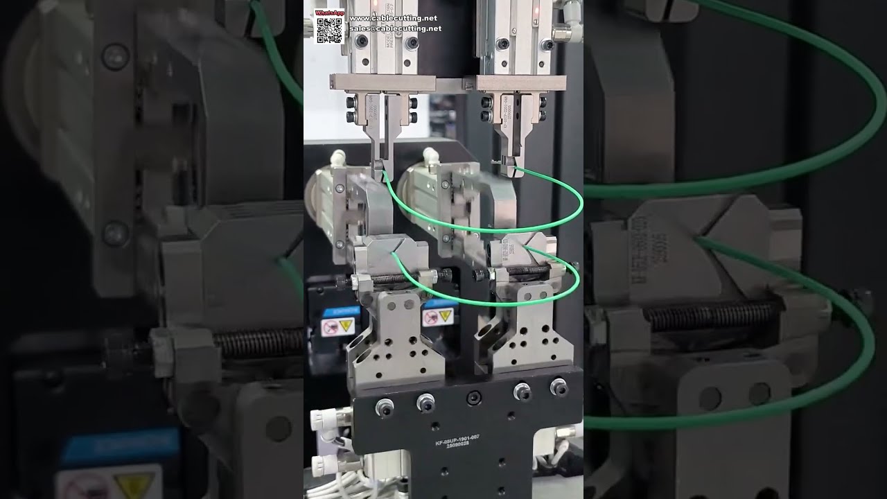 Machine d'insertion de terminaux automatique pour faisceaux de câbles haute efficacité