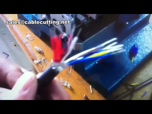 Dénudeuse et torsadeuse pneumatique pour 5 fils parallèles – Machine de câblage haute performance