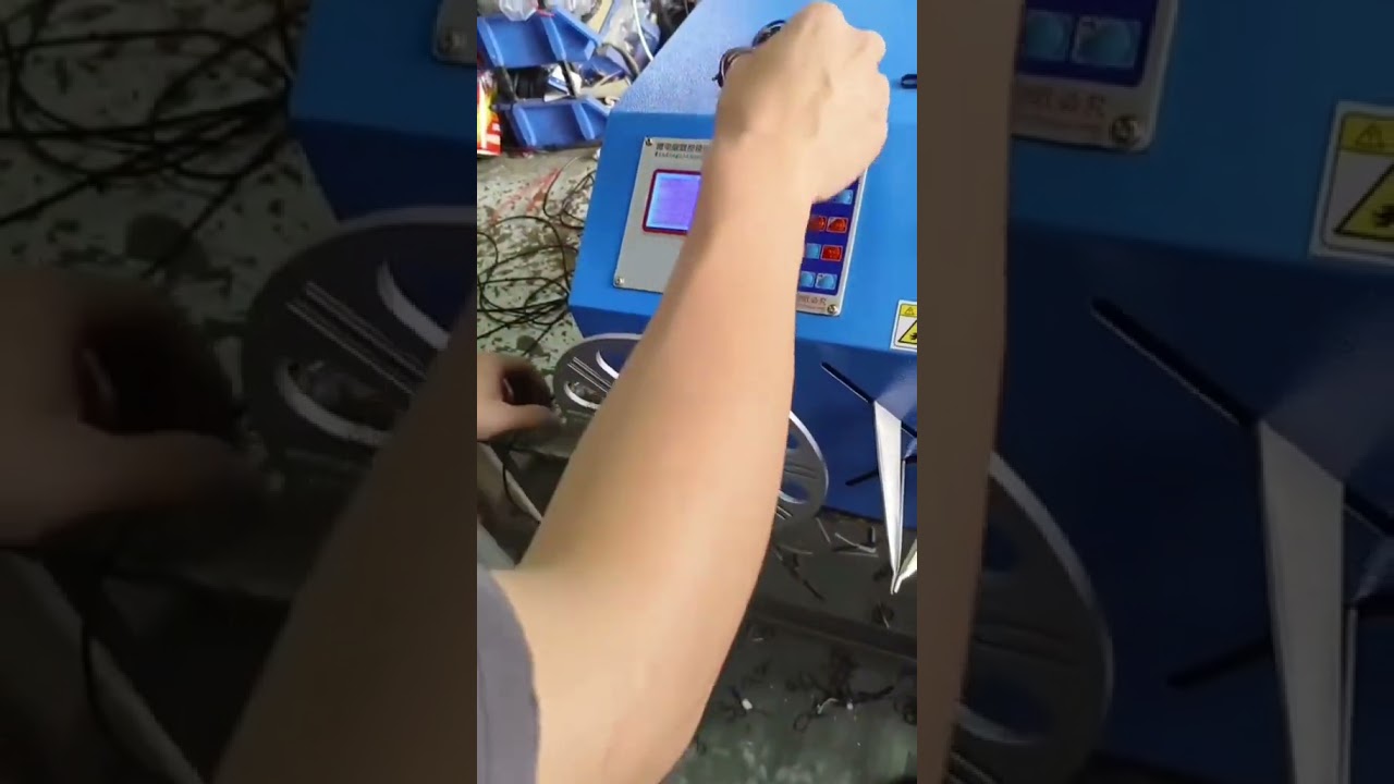 Machine rapide et facile d'enroulement et d'expansion pour câbles de données et bagues silicone