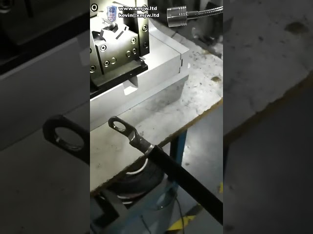 Machine semi-automatique de pressage de cosses et embouts de câbles électriques - Presse horizontale pour bornes