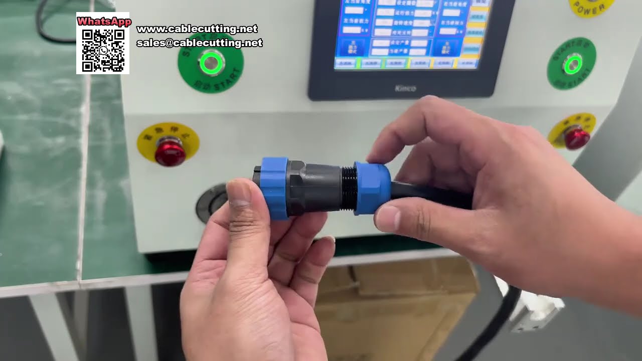 Machine à visser automatique intelligente pour l'assemblage efficace de faisceaux de câbles