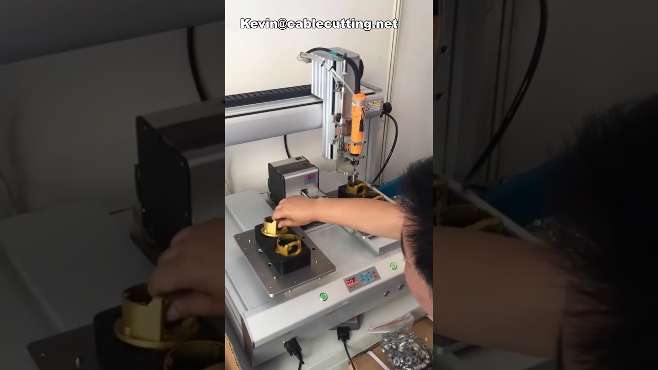 Robot visseuse automatique 4 axes double plateforme – Vissage de précision pour assemblage