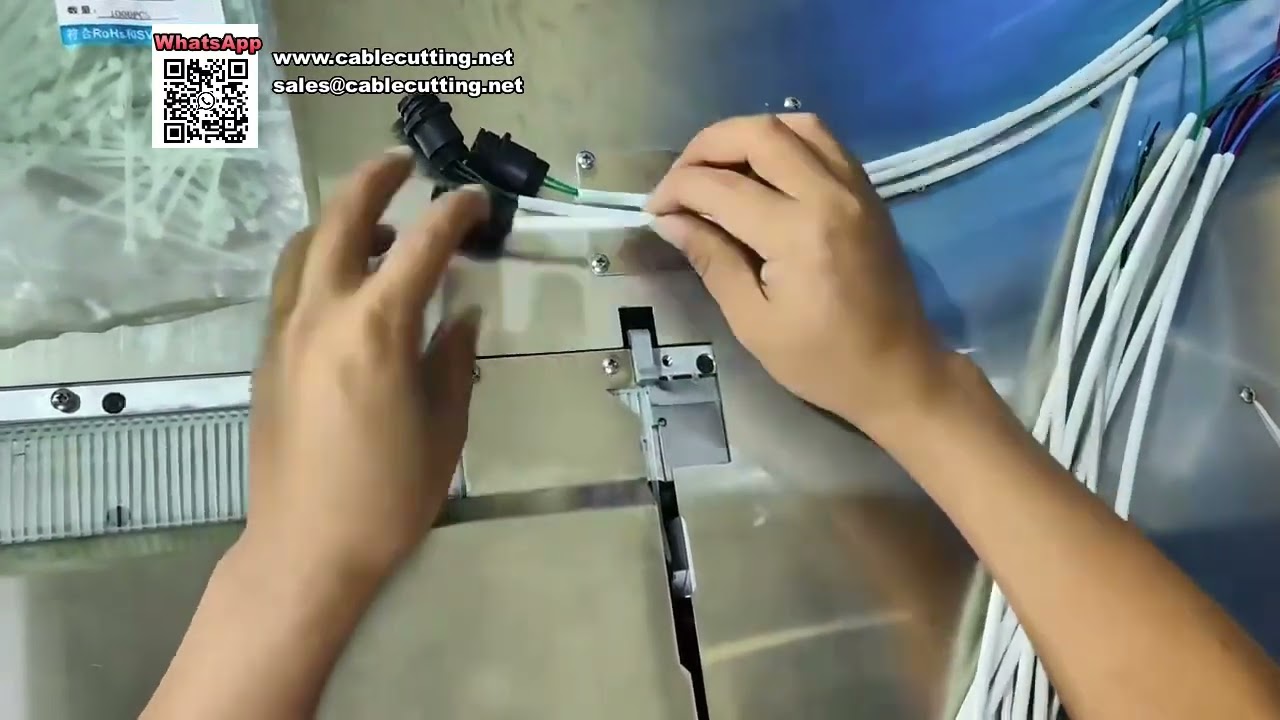 Machine à colliers de serrage automatique sur plateforme : filetage, serrage et coupe intégrés