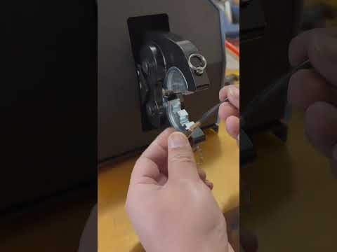 Machine à Sertir Pneumatique 500A – Sertissage Ultra-Puissant pour Grosses Bornes | #usine #machine