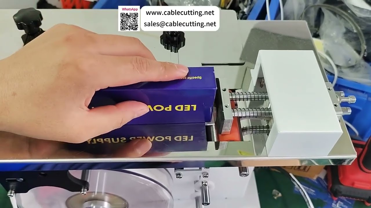 Machine à étiqueter à angle droit pour boîtes couleur — Pose rapide d'étiquettes d'angle de boîte