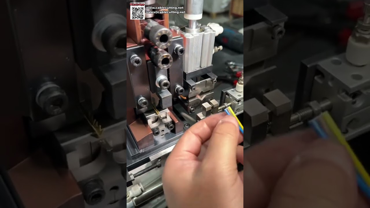 Machine de dénudage et de sertissage de cosses à dent de requin — traitement de fils semi-automatique