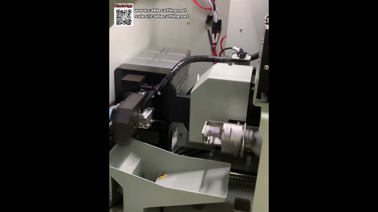 Machine de sertissage de bornes tubulaires avec pressage solide rapide pour une efficacité de production accrue