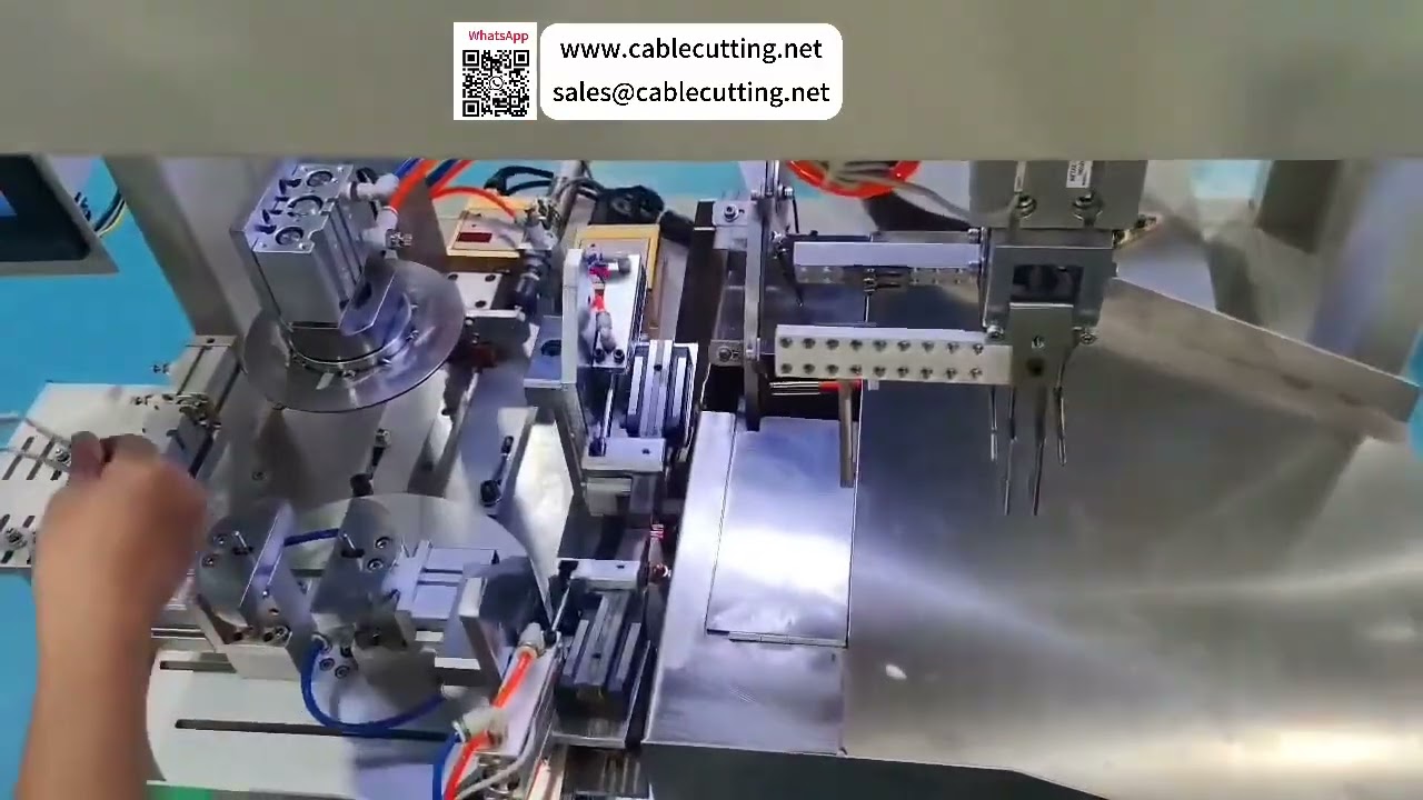 Insertion d'anneau silicone et enroulement automatiques de cordon — Traitement de câble à haut rendement