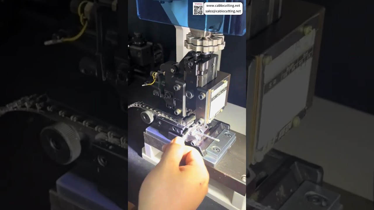 Processus de configuration des paramètres d'exportation et des outils de production pour machine de sertissage de bornes semi-automatique