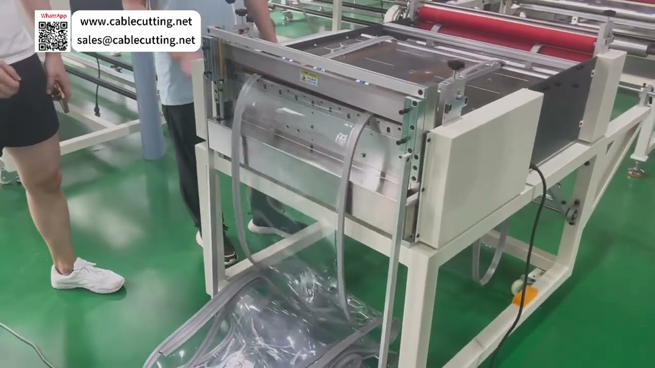Machine de découpe automatique de feuilles pour rideau de porte magnétique - Opérations et configurations - Production automatique