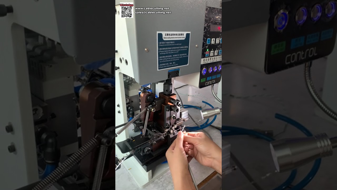 Machine automatique de dénudage et de sertissage de bornes pour fil unique, vitesse de traitement de faisceaux doubles
