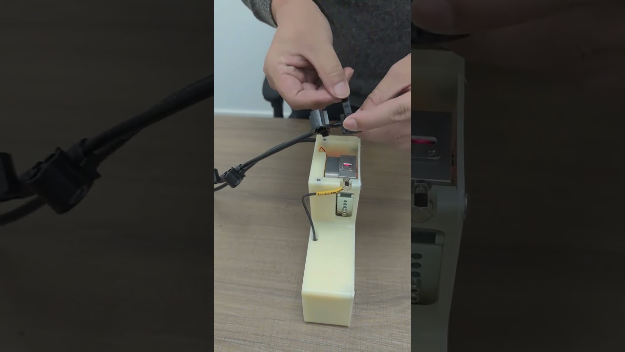 Outil à attaches automatique portable pour plaques de faisceaux — changement rapide de type d'attache