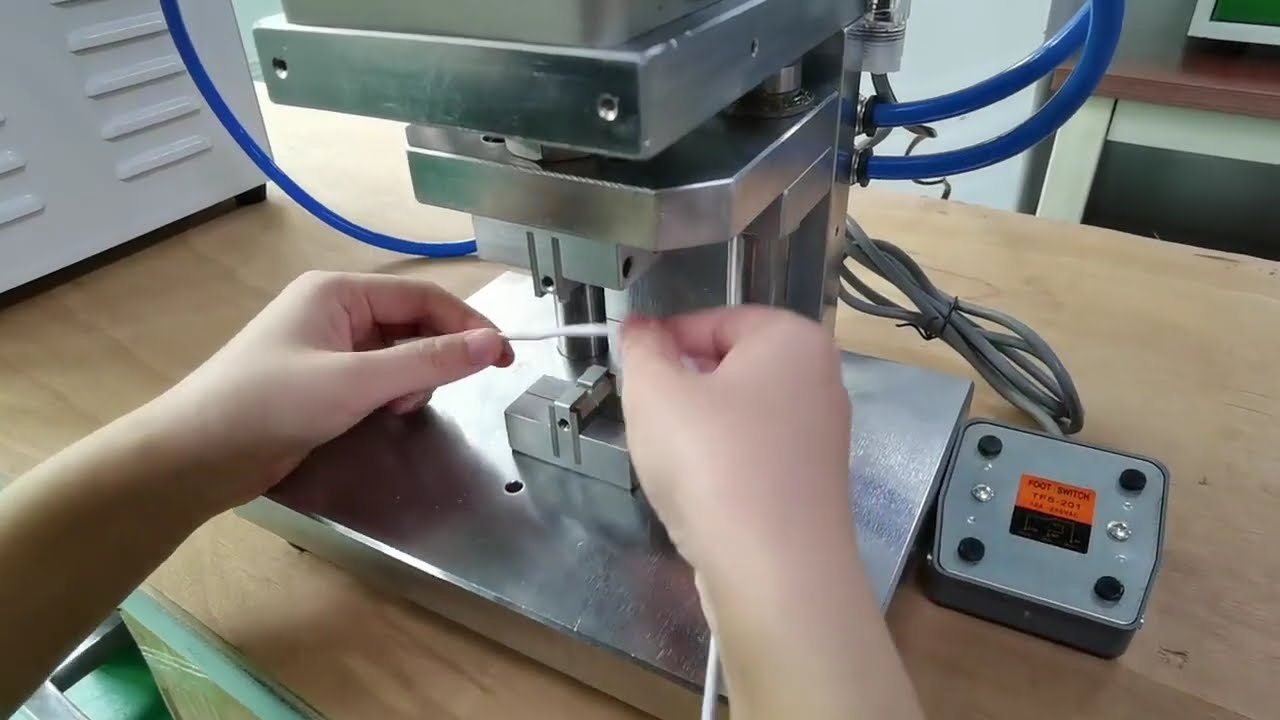 Dénudeuse semi-automatique pour section médiane de fil – Machine de dénudage précise