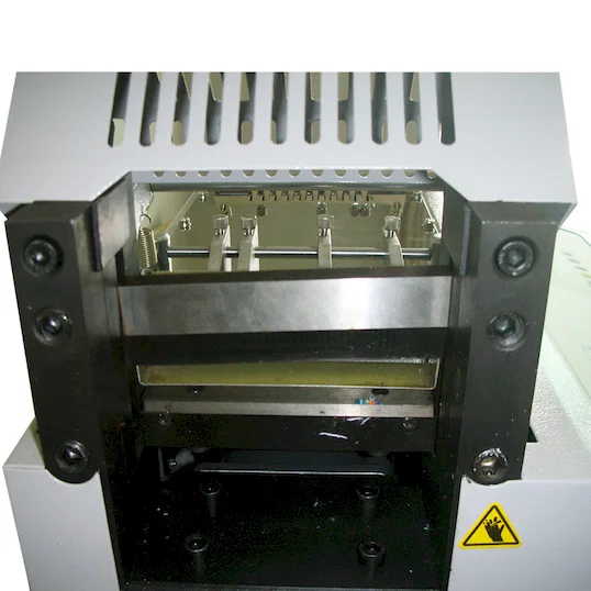 Machine Automatique de Coupe de Fermeture Éclair WPM-850 Thumb